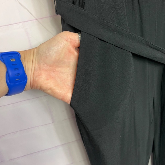 |•LOFT•| Ann Taylor Black Jumpsuit Elastic Waist Belted Size 0 - Picture 4 of 8